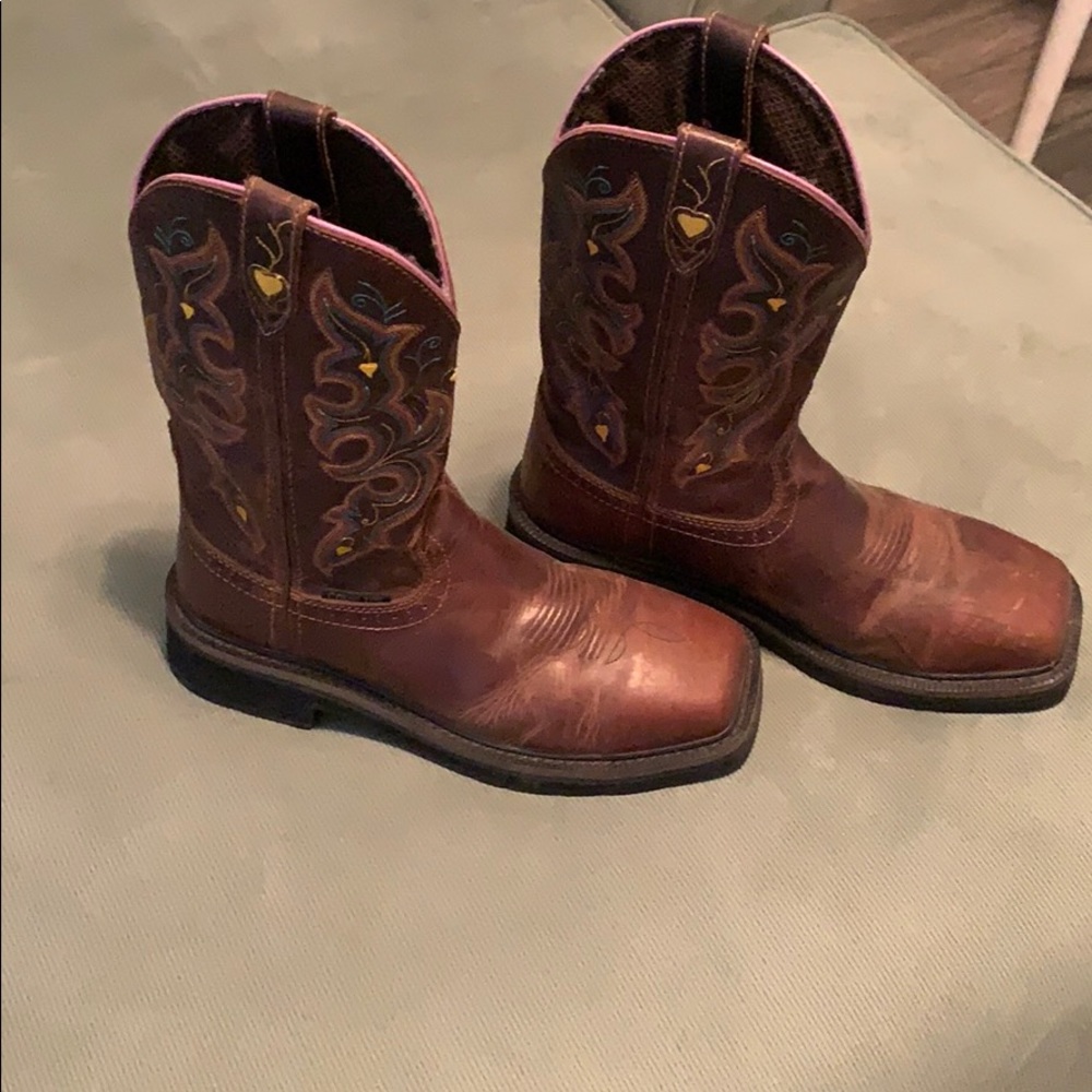 Composite steel toe boots